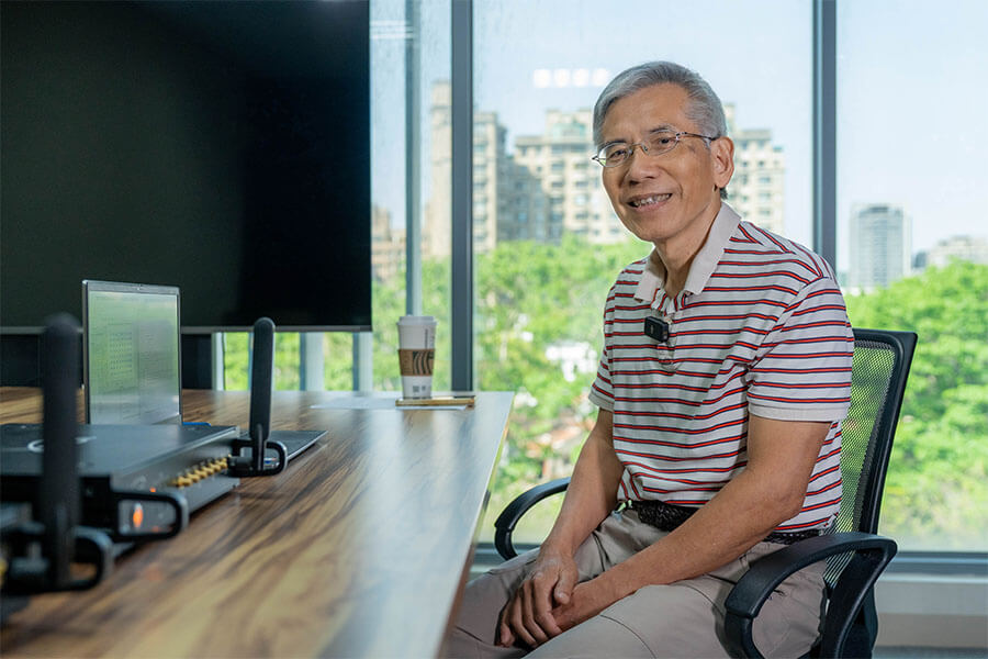 NYCU Professor Wu makes wireless theory easier to teach with the YTTEK PluSDR platform_v2 NYCU Professor Wu makes wireless theory easier to teach with the YTTEK PluSDR platform